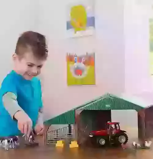 TOMY Tractor and shed playset